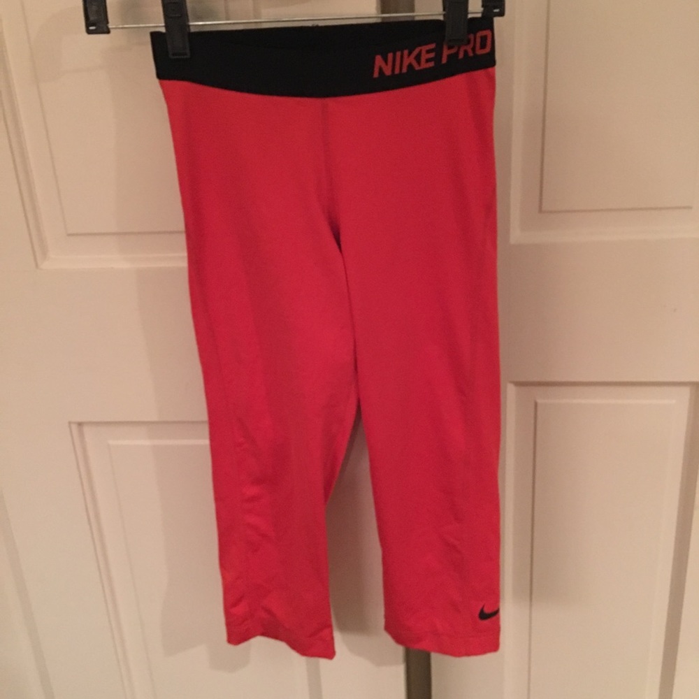 Red Nike Crop Legging Size Small